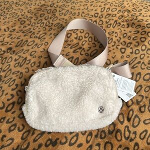 COPY - Lululemon cream silver fleece belt Bag NWT